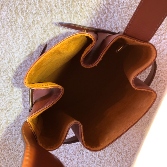 LOUIS VUITTON BAG - Picture 4 of 12